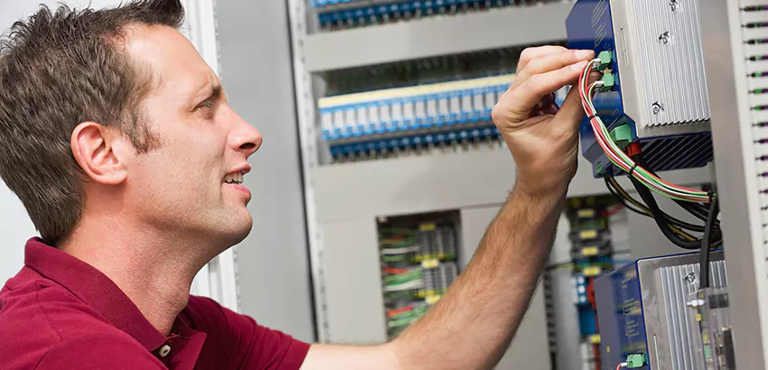 Offshore and Petroleum Facility Electrician in Canton